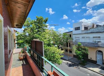 Departamento · 85m² · 4 Ambientes · Hermoso PH 4 Amb Al Frente con Terraza y Parrila