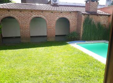 Casa · 140m² · 6 Ambientes · 2 Cocheras · Casa en Venta - 3 Dorm. 2 Baños - Cochera - 200 m² - Manuel B. Gonnet, La Plata