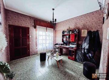 Casa · 250m² · 5 Ambientes · Casa en Venta - 2 Dorm. 1 Baño - Cocheras - 420 m² - Berisso