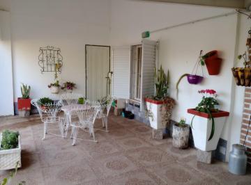Casa · 259m² · 6 Ambientes · 2 Cocheras · Venta Casa 5 Ambientes Mas Departamento en Tanti - Cordoba