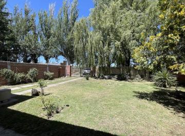 Casa de 6 ambientes, San Rafael · Hermosa Propiedad Ubicada Sobre Av Sarmiento a 1 Km del Centro de San Rafael