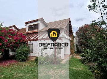 Casa · 300m² · 4 Ambientes · 2 Cocheras · Casa en Venta - José C Paz 4amb