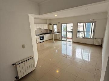 Departamento · 65m² · 2 Ambientes · Alquiler de Gran 2 Ambientes con Cochera