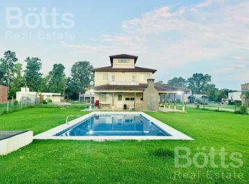 Casa · 248m² · 6 Ambientes · 5 Cocheras · Casa en La Magdalena