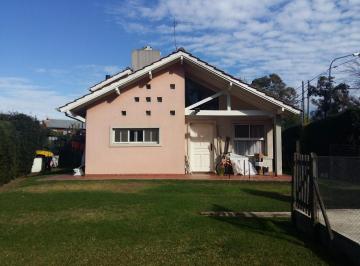 Casa · 117m² · 4 Ambientes · 2 Cocheras · Casa en Venta 4 Ambientes Barrio Bello Horizonte