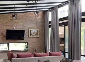 Casa de 4 ambientes, La Granja · La Granja Una Planta Categoria 3.000 m² Terreno.