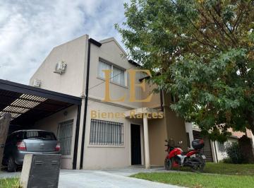 Casa · 164m² · 4 Ambientes · 2 Cocheras · Venta Casa, Escobar