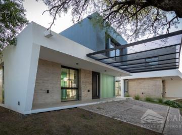 Casa · 168m² · 4 Dormitorios · 3 Cocheras · La Carolina Housing H3