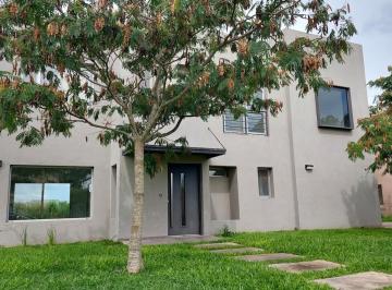 Casa · 209m² · 6 Ambientes · 2 Cocheras · Casa en Barrio San Matias Lote Interno 6 Ambientes con Pileta