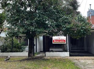 Casa de 7 ambientes, Almirante Brown · Casa