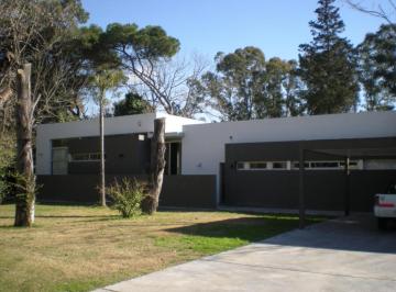 Casa · 550m² · 6 Ambientes · 3 Cocheras · Casa en Venta - 4 Dorm. 4 Baños - Cocheras - 2.000 m² - Manuel B. Gonnet