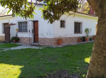 Casa · 80m² · 4 Ambientes · 1 Cochera · Excelente. Casa 2 Dorm.. Amplio Terreno