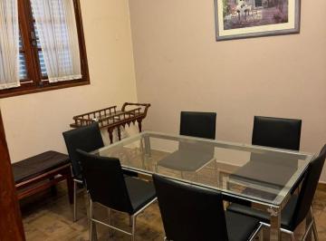 Casa · 105m² · 6 Ambientes · Excelente. Casa PH. 4 Dorm..