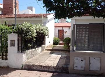 Casa · 81m² · 3 Ambientes · Excelente. Casa PH 2 Dorm.. Zona Residencial