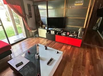 Casa · 110m² · 2 Ambientes · 2 Cocheras · Casa en Venta de 3 Ambientes en Parque Leloir