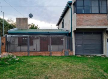 Casa · 157m² · 5 Ambientes · Casa en Venta - 3 Dorm. 3 Baños - 212 m² - Tolosa