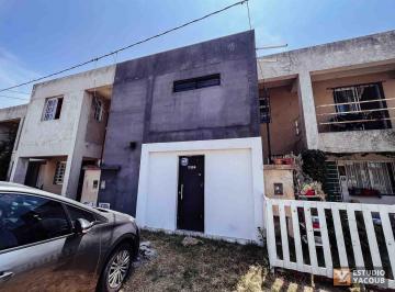 Departamento · 70m² · 3 Ambientes · Dúplex en Venta - 2 Dorm. 1 Baño - 200 m² - Tolosa, La Plata