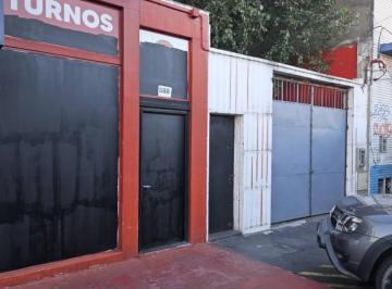 Local comercial · 240m² · Alquiler de Imponente Local en Castelar Zona Comercial