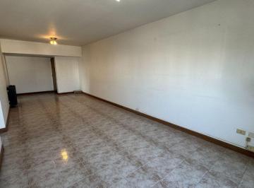 Departamento · 81m² · 4 Ambientes · 1 Cochera · Departamento en Alquiler La Plata 3 Dorm.