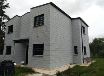 Casa · 82m² · 3 Ambientes · 1 Cochera · Dúplex en Venta - 2 Dorm. 2 Baños - 82 m² - Villa Elvira, La Plata [financiado]