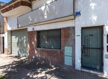 Bodega-Galpón · 362m² · 8 Ambientes · Venta Galpon con Departamento y Casa