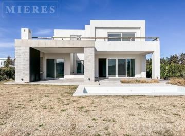 Casa · 368m² · 6 Ambientes · 4 Cocheras · Excelente Casa Al Río a Estrenar en Albanueva