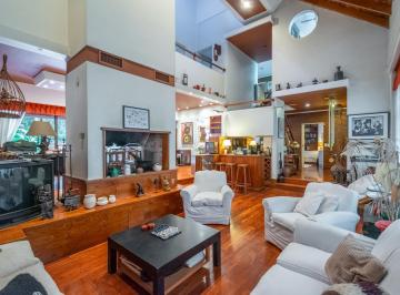 Casa · 349m² · 5 Ambientes · 2 Cocheras · Venta Casa Flores 5 Ambientes Lote Propio Pileta Quincho