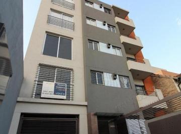 Departamento · 33m² · 1 Ambiente · 1 Cochera · Depto. en Alquiler en Castelar Centro Ambiente y Medio con Cochera Apto Prof.