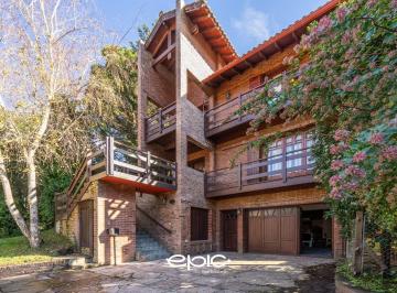 Casa · 330m² · 5 Ambientes · 2 Cocheras · Casa en Pinamar con Vista Al Golf
