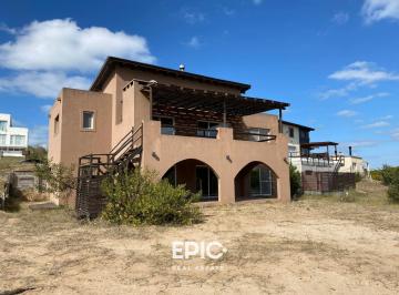 Casa · 224m² · 5 Ambientes · Venta Casa en Costa Esmeralda