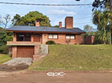 Casa · 220m² · 5 Ambientes · 1 Cochera · Acepta Permuta Y/o Financiación - Venta Casa en Barrio B5 Pinamar