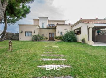 Casa · 326m² · 5 Ambientes · 1 Cochera · Venta Casa en Residencial I Costa Esmeralda