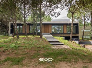 Casa · 212m² · 5 Ambientes · 1 Cochera · Venta Casa en Residencial II Costa Esmeralda