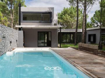 Casa · 212m² · 5 Ambientes · 1 Cochera · Venta Casa en Residencial II Costa Esmeralda