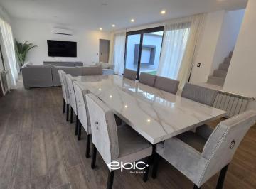 Casa · 212m² · 5 Ambientes · 1 Cochera · Venta Casa en Residencial II Costa Esmeralda