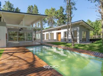 Casa · 195m² · 5 Ambientes · Venta Casa en Villa Robles