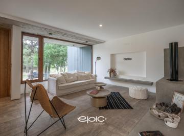 Casa · 240m² · 5 Ambientes · 2 Cocheras · Venta Casa en Residencial I Costa Esmeralda