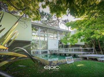 Casa · 260m² · 5 Ambientes · 1 Cochera · Casa Cariló Golf Venta - Permuta