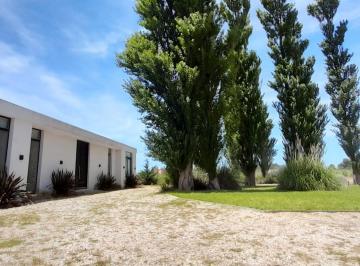 Casa · 180m² · 4 Ambientes · Casa en Alquiler en El Salvaje