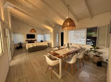 Casa · 238m² · Casa en Venta - Barrio Privado Cuatro Hojas - Cba