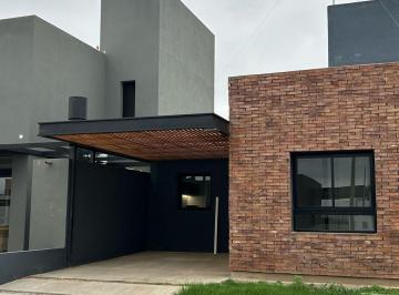 Fachada tentativa · Dúplex Oportunidad en Rincones de Manantiales