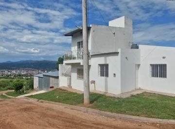 Edificio de 4 ambientes, San Salvador de Jujuy · Oportunidad de Inversion! Propiedad con Tres Dptos. Indep. + Dos Depositos - Bº Cerro Las Rosas