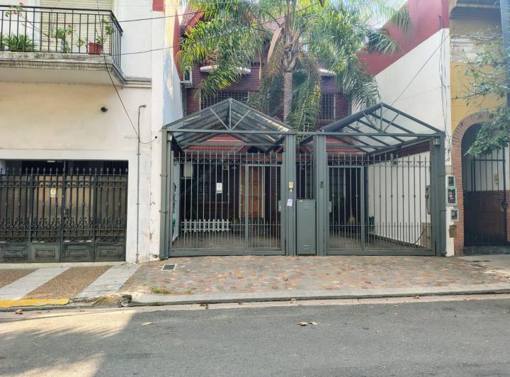Casa · 180m² · 5 Ambientes · 1 Cochera