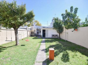 Casa · 120m² · 4 Ambientes · 1 Cochera · Casa en Venta - 3 Dorm. 3 Baños 1 Cochera - 291,55 m² - La Plata