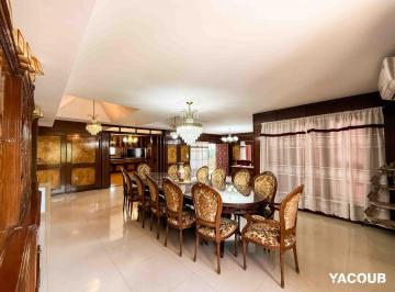 Casa · 650m² · 6 Ambientes · 6 Cocheras · Casa en Venta - 5 Dorm. 7 Baños - Cochera - 1.150 m² - Ringuelet