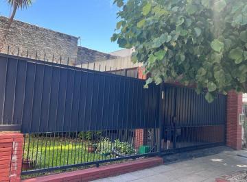 Casa · 90m² · 3 Ambientes · 1 Cochera · Venta Casa Santos Lugares Lote Propio
