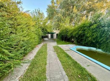 Casa · 102m² · 3 Ambientes · 2 Cocheras · Casa en Villa Parque Sicardi / Arana con Pileta