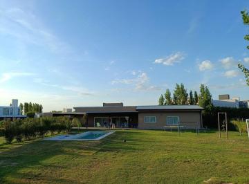 Casa · 179m² · 7 Ambientes · 3 Cocheras · Venta Casa Steel Frame 7 Soles Heredades Cordoba