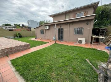 Casa · 270m² · 5 Ambientes · 1 Cochera · Venta Quinta 5 Amb Grand Bourg con Pileta y Parque
