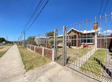 Casa · 67m² · 4 Ambientes · 1 Cochera · Venta Casa 3 Dorm. Las Piedras Cochera Fondo